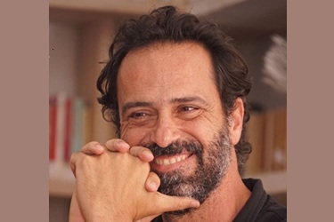 תמונת מופע: "אני אוהב אותך&period; לפעמים&period;" מופע יחיד של אילן הייטנר